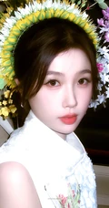 虞书欣簪花造型清新甜美系列写真图片