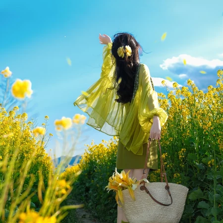 春日油菜花田清新少女户外写真系列