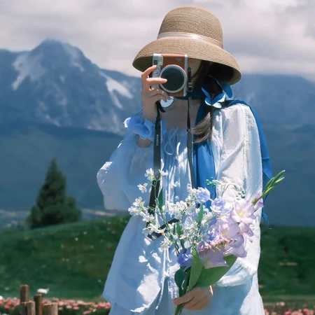 雪山草地少女清新治愈日系写真整套图集