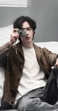 王一博慵懒风居家写真系列